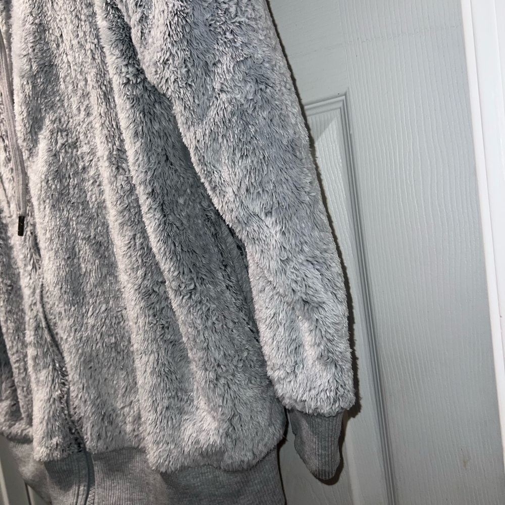 Aerie Women's Sherpa Sz Small “Oversized” Full Zip Hooded Jacket Gray Faux Fur - Picture 10 of 12